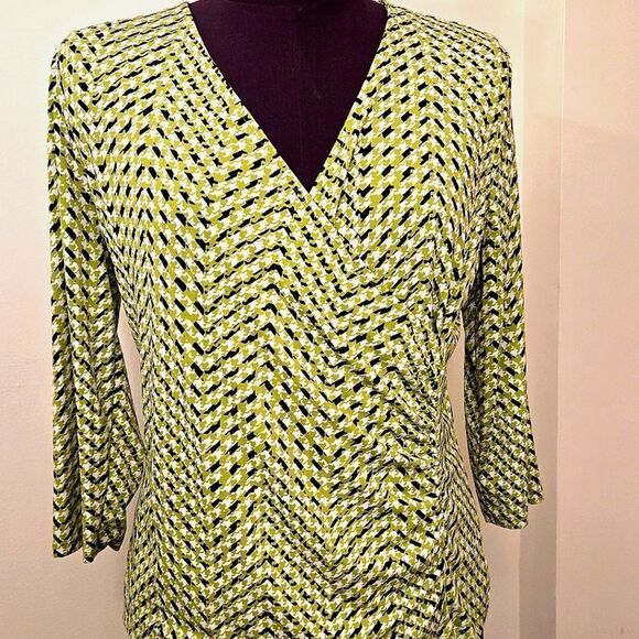 Liz Claiborne Green and Black Fitted Ruched Blouse - Picture 1 of 7